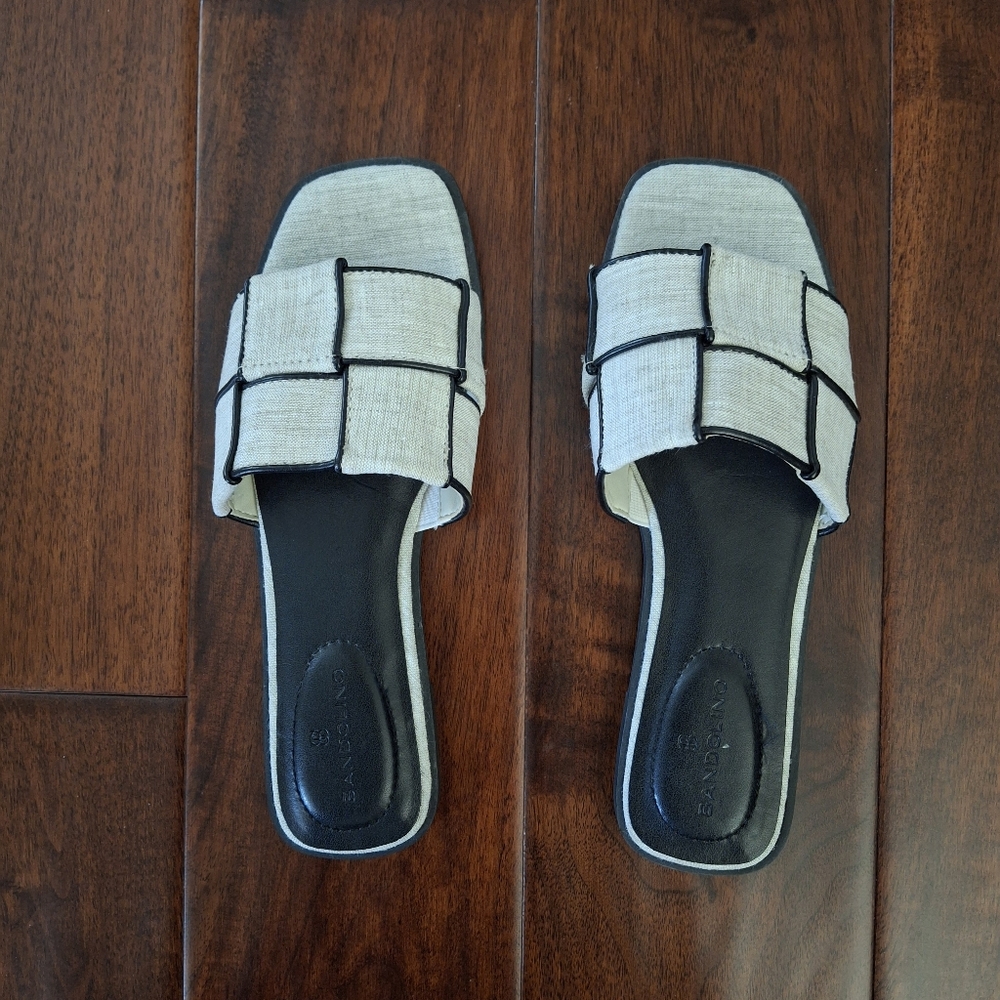 BANDOLINO "Vanelli" Woven Flat Sandal- Size  7 - Light Grey / Black